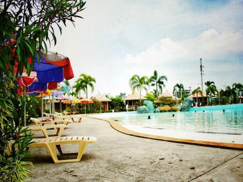 Klir Waterpark Resort And Hotels Guiguinto Exterior photo