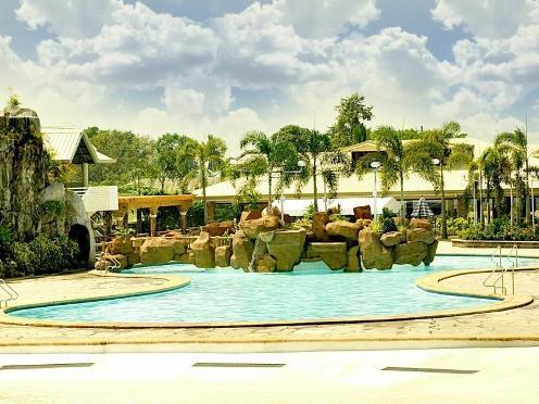 Klir Waterpark Resort And Hotels Guiguinto Exterior photo