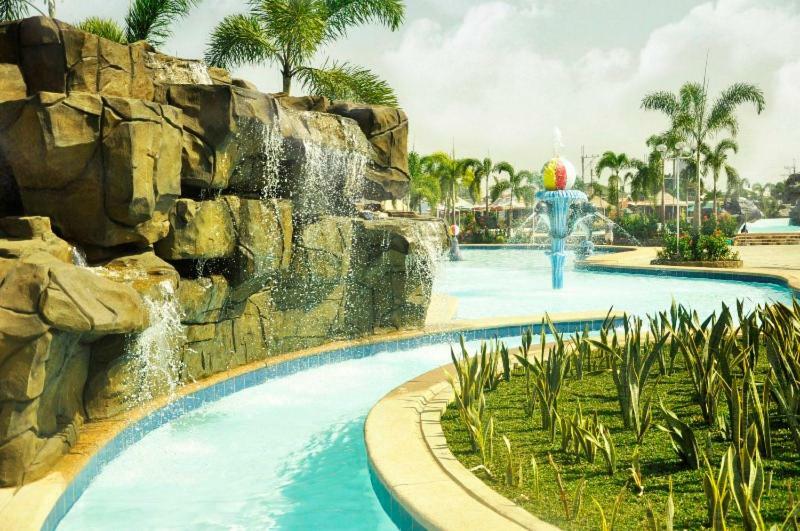 Klir Waterpark Resort And Hotels Guiguinto Exterior photo